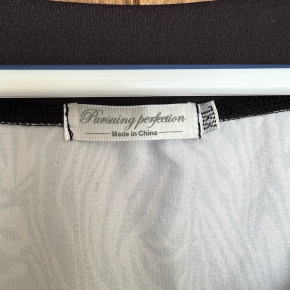 Women’s Leopard Print Top One Shoulder V Neck Long Sleeve Loose Pullover Blouse - Picture 3 of 4